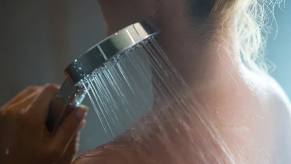 Duchas cortas y no muy calientes: entre los cuidados de la piel en época de mucho frío