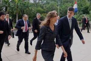 Congreso sanciona y Peña promulgará creación de la Universidad Centro Familiar de Adoración (CFA)  - Política - ABC Color