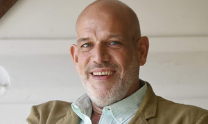 "Todo lo que no te compré en París": Fernando Pistilli lanza un poemario visceral y amoroso - OviedoPress