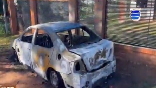 Mujer incendió el vehículo de la amante de su pareja