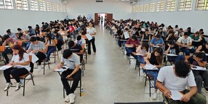 Estudiantes de escasos recursos podrán acceder a becas por primera vez para el Tercer Ciclo - .::Agencia IP::.