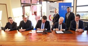MIC y Banco BASA firman convenio para facilitar la bancarización de empresas