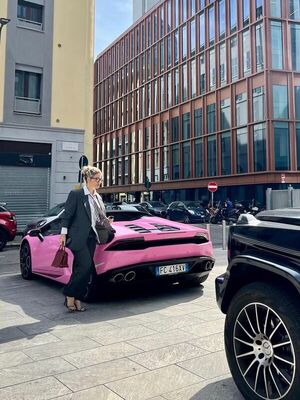 (GALERÍA) ¡Apenami! ¡Mirá el look de Wanda Nara para su juicio de divorcio!