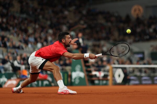 Versus / Djokovic elimina al francés Moutet en segunda ronda de Roland Garros