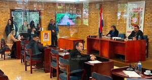 La Nación / Junta Municipal: sesión intrascendente, Prieto asistió para decir que no renunciará