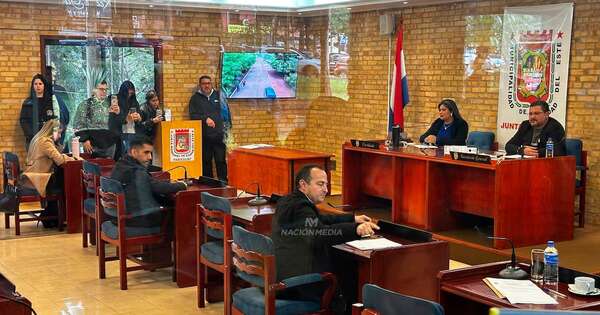 La Nación / Junta Municipal: sesión intrascendente, Prieto asistió para decir que no renunciará