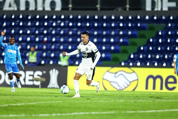 Versus / Derlis González a la hinchada de Olimpia: "Pedirle perdón por el fracaso de este semestre"