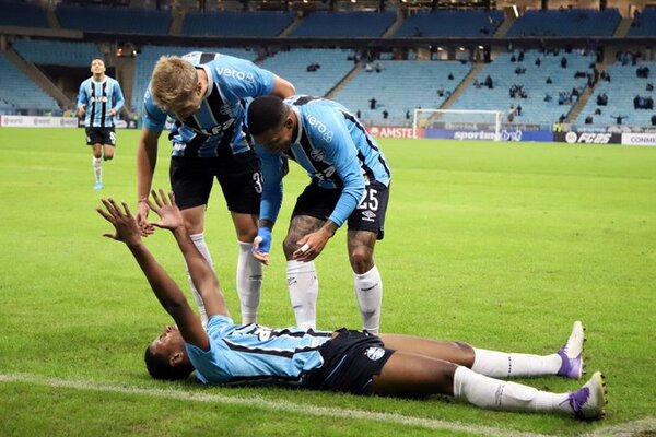 Luqueño opuso resistencia a Gremio que con ventaja numérica apenas le ganó 1 a 0 - La Tribuna