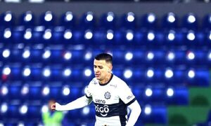 Olimpia despierta seis fechas tarde y se despide de la Libertadores con una goleada