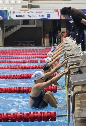 Natación: Clasificatorio internacional - Polideportivo - ABC Color