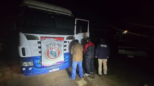 Retienen presunto contrabando y detienen a dos personas