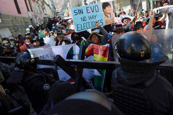 Bolivia: detienen a 20 seguidores de Evo en protestas