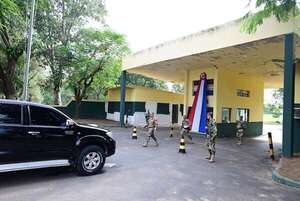 AUDIO: Militares denuncian supuesto intento de soborno para entregar celular a “Tío Rico”  - A La Gran 7-30 - ABC Color