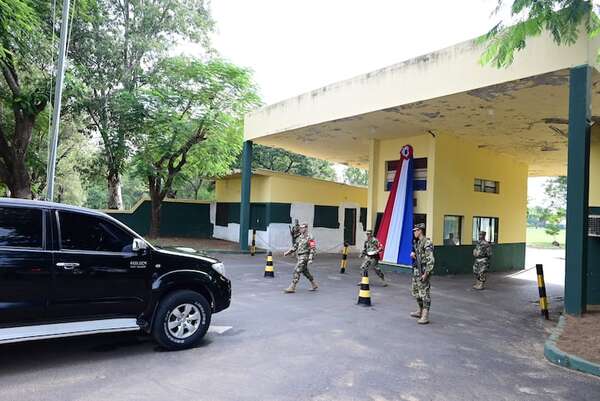AUDIO: Militares denuncian supuesto intento de soborno para entregar celular a “Tío Rico” - A La Gran 7-30 - ABC Color