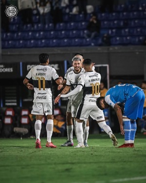 El Decano goleó a Bulo Bulo en su despedida de la Libertadores - trece