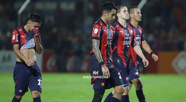 Versus / A pesar de que ya no puede ser campeón, ¿Cerro debió jugar en simultáneo con Libertad y Guaraní?