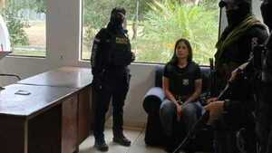 Gianina García Troche fue visitada por sus padres en la cárcel - 1000 Noticias