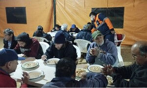 Ante intenso frío, 45 personas vulnerables fueron refugiadas en albergue de la Costanera - .::Agencia IP::.