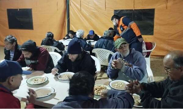 Ante intenso frío, 45 personas vulnerables fueron refugiadas en albergue de la Costanera - .::Agencia IP::.