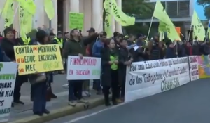 Docentes se movilizan por la educación - SNT