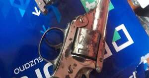 La Nación / Incautaron dos armas de fuego sin cartuchos, de la mochila de un alumno en el colegio