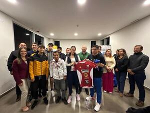 Histórica entrega de indumentarias a la Liga Deportiva Cambyretá