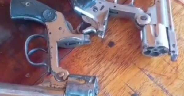 Diario HOY | Susto en colegio: descubren a alumno con dos armas dentro de su mochila