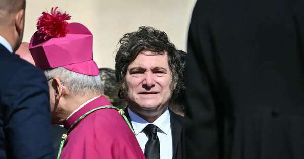 La Nación / Milei viajará a Europa para encontrarse con el papa León XIV, Macron, Meloni y Netanyahu