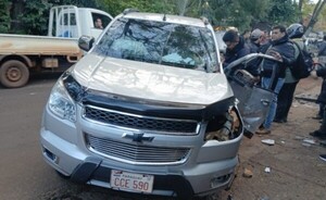 Joven resulta herido tras chocar camioneta de cliente