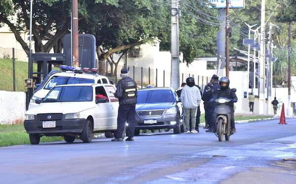 Realizan controles en Lambaré para prevenir asaltos y otros delitos - Policiales - ABC Color
