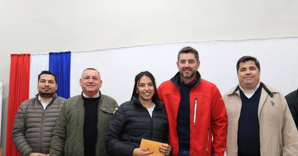 La Nación / Yacyretá entrega becas a más de 500 jóvenes de Ñeembucú