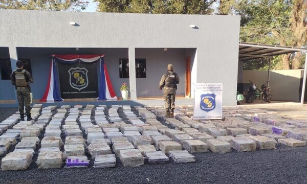 Incautan un camionazo con más de 3 mil kilos de la “hierba maldita”