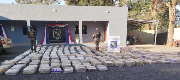 Incautan tractocamión con 3.885 kilos de marihuana en Capiibary - Nacionales - ABC Color