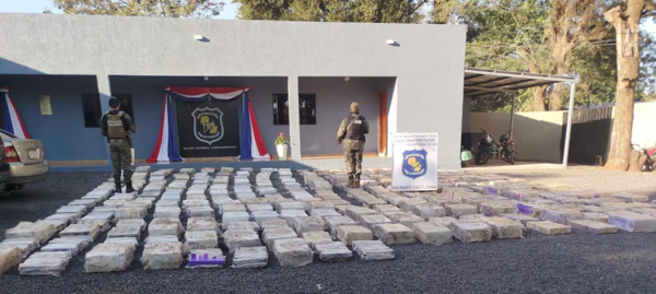 Camión llevaba 3.800 kilos de marihuana, chofer fue detenido