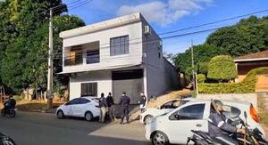 Buscan al "Rey de los Robacoches" quien cuenta con orden de detención quien logró prisión domiciliaria sin ser detenido.