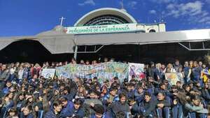 Más de 200 jóvenes y familias guanelianos renovaron compromiso de estar con los más necesitados - Nacionales - ABC Color