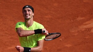 Zverev alcanza por octava vez consecutiva los octavos de final