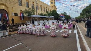 Concepción clausura sus fiestas fundacionales con un colorido y multitudinario desfile