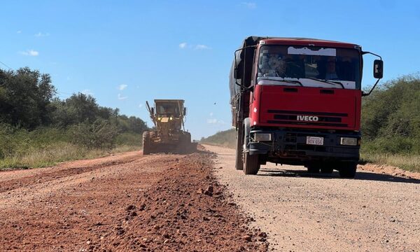 Inédito: inician construcción de la primera ruta de cemento