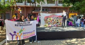 La Nación / Movimiento contra violencia hacia niños, niñas y adolescentes marcho  contra la explotación sexual