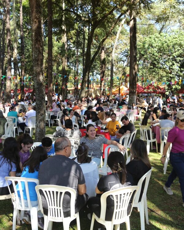 Invitan a comilona de Teletón este domingo: preparan homenaje a fundadores - trece