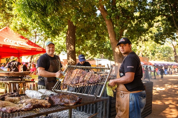 Con homenaje a sus fundadores, Teletón celebra este domingo tradicional comilona | Unicanal