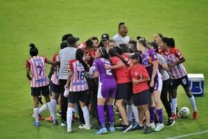 ¡¿“Vendían” sus partidos?! Se comieron seis goles, echaron a la DT y ¡se desató el escándalo!