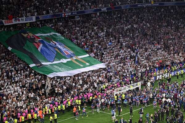 Emotivo homenaje: La afición del PSG recuerda a Xana, la hija de Luis Enrique - Fútbol Internacional - ABC Color