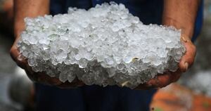 La Nación / Ciudad egipcia registró inusual tormenta de granizo