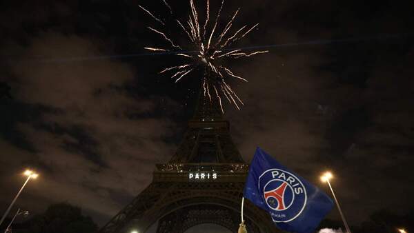 Dos muertos y 200 heridos empañan las celebraciones del PSG