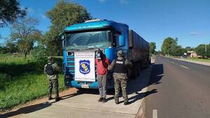 Interceptan camión con casi 4 toneladas de marihuana que iba a Brasil - 1000 Noticias