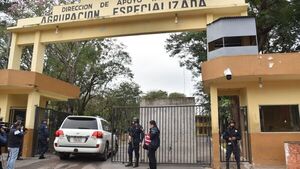 Caen tres policías por supuesta extorsión a un militar ebrio en Mariano Roque Alonso