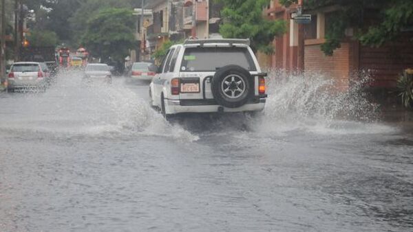Tormentas en 12 departamentos este lunes: ¿Qué advierte Meteorología?
