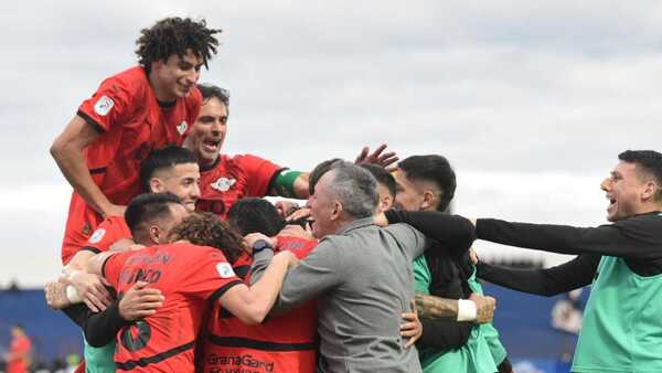 “Olelé, olalá, la copa de Osvaldo la tiene Libertad”